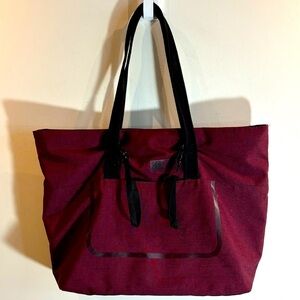 ADIDAS Gym Bag with Yoga Mat Straps Lined Interior Pocket Tote Style